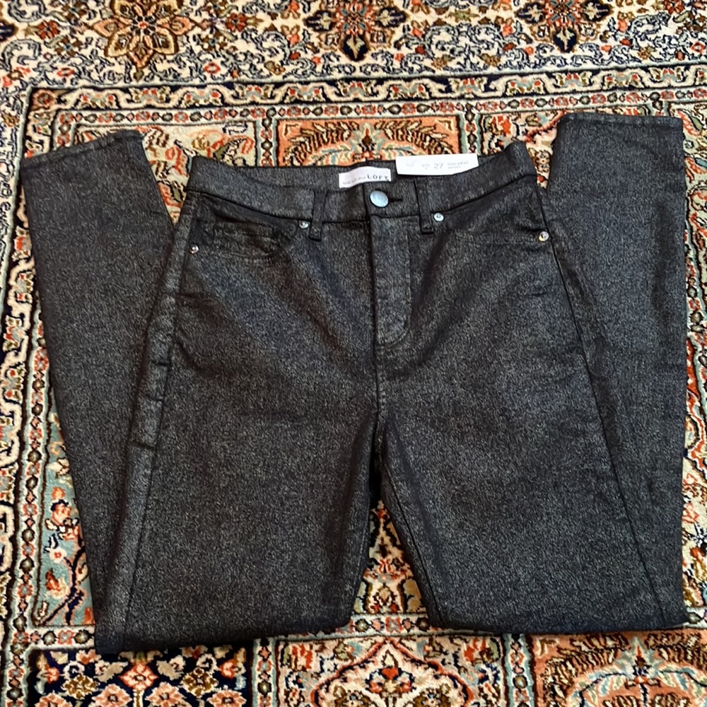 Fabulous NWT loft black with silver flex high waist skinny jeans.